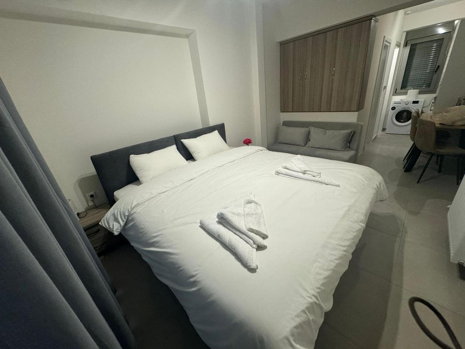 Cozy Near Concert Hall Apartment Athens