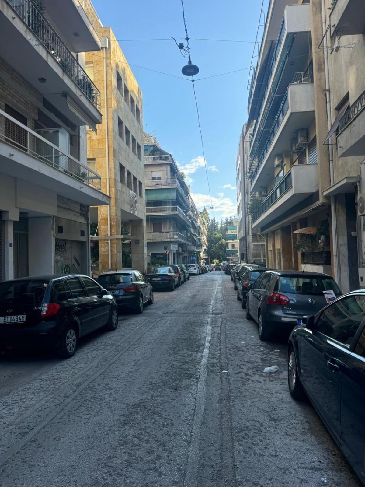 Cozy Near Concert Hall Appartamento Atene